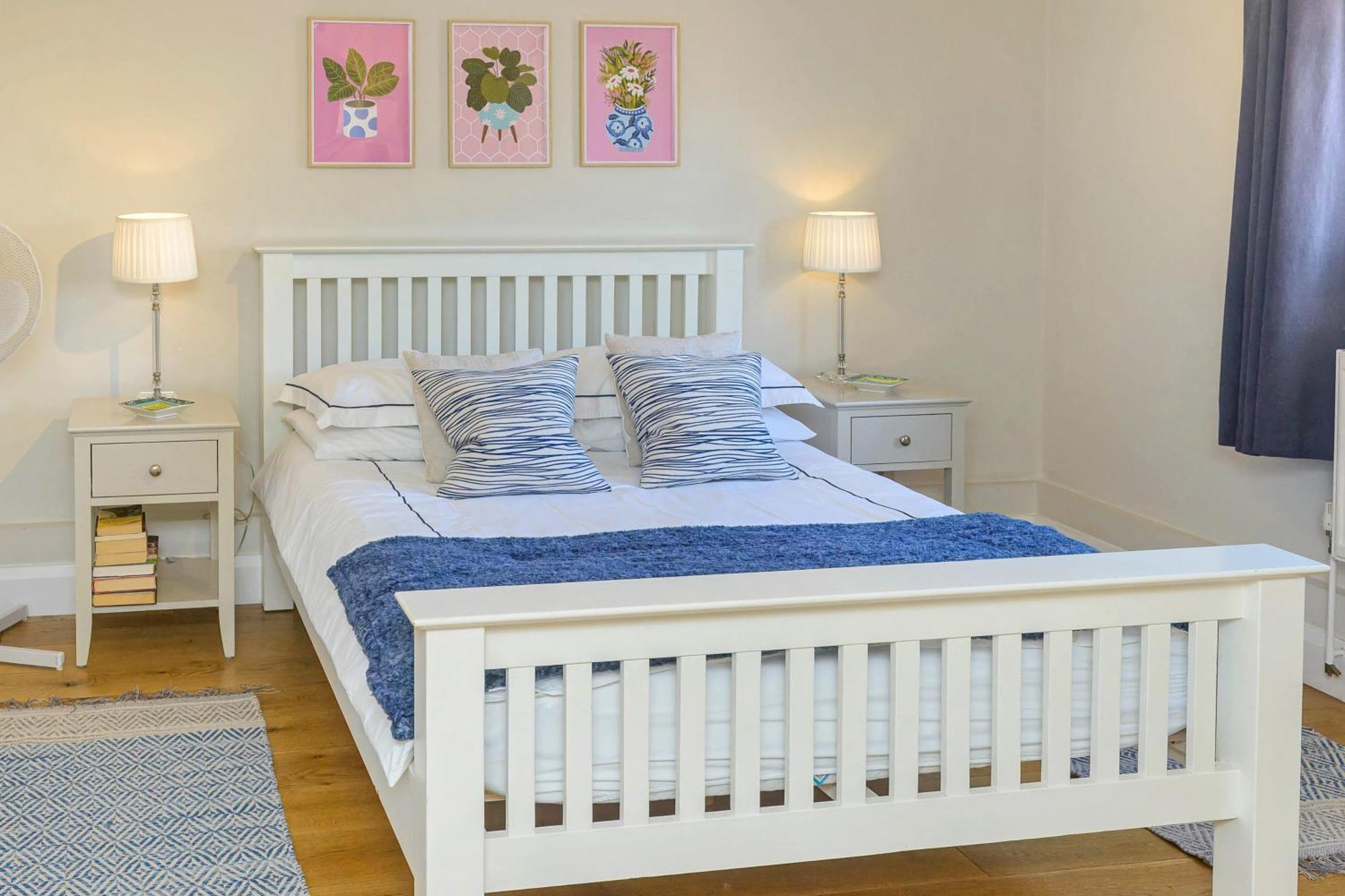 Cosy & Central Brockenhurst Flat, 2Br Екстериор снимка