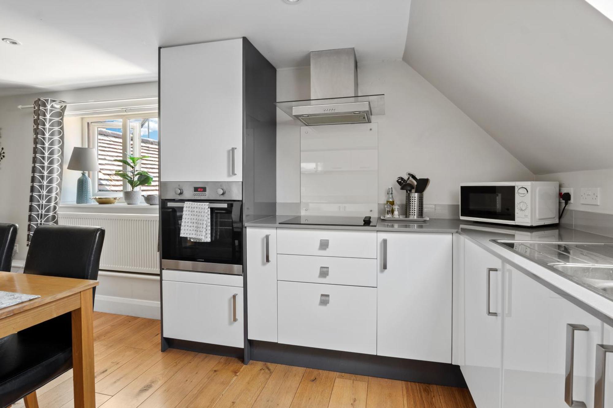 Cosy & Central Brockenhurst Flat, 2Br Екстериор снимка
