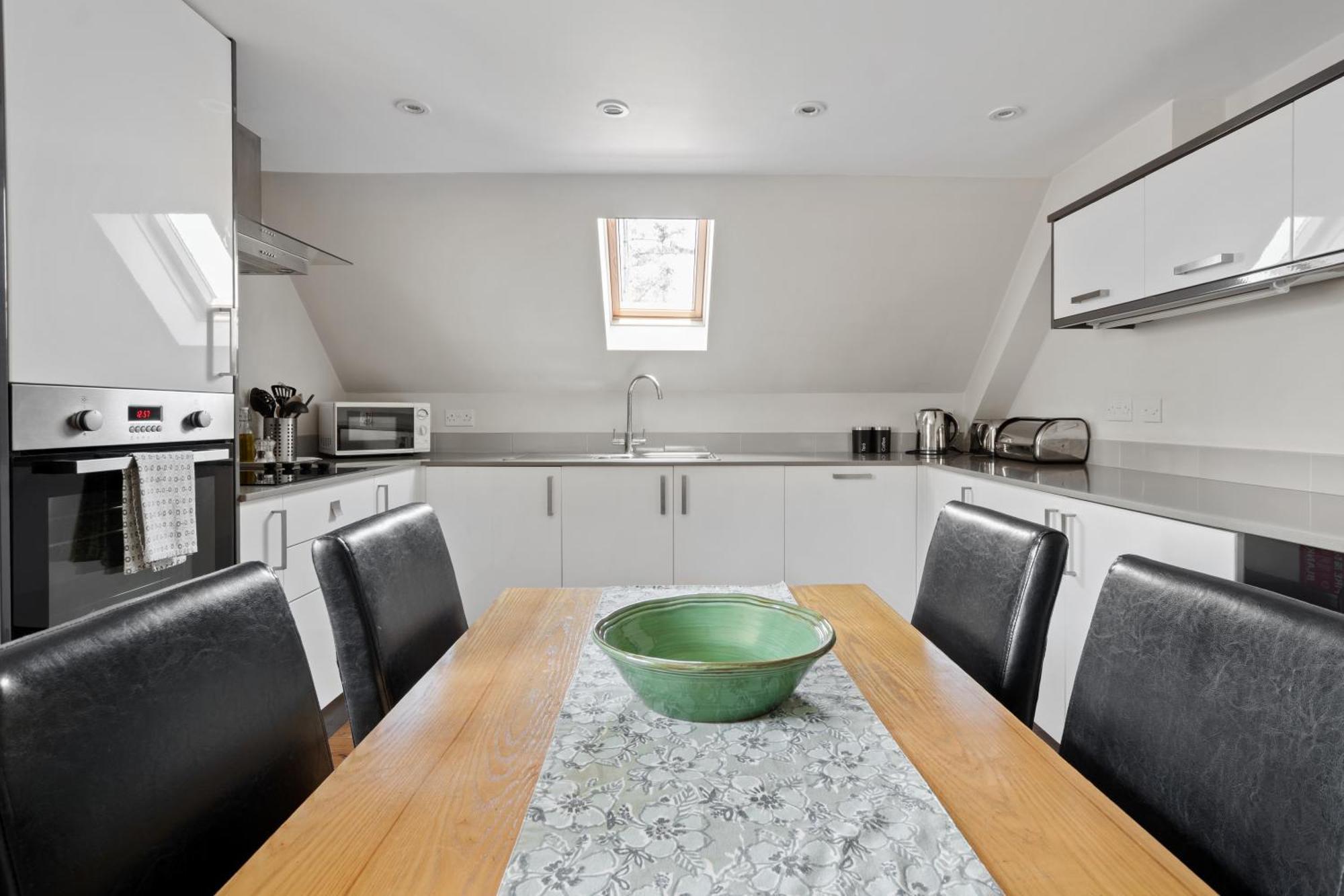 Cosy & Central Brockenhurst Flat, 2Br Екстериор снимка